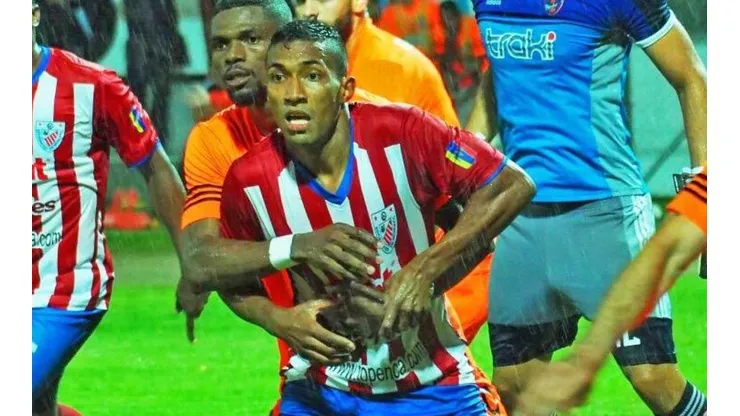 El futbolista será el único mexicano en la Copa Libertadores.