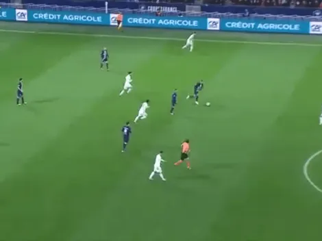 Mbappé recuperó en su campo, arrancó en velocidad y metió un golazo