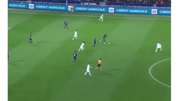Mbappé recuperó en su campo, arrancó en velocidad y metió un golazo