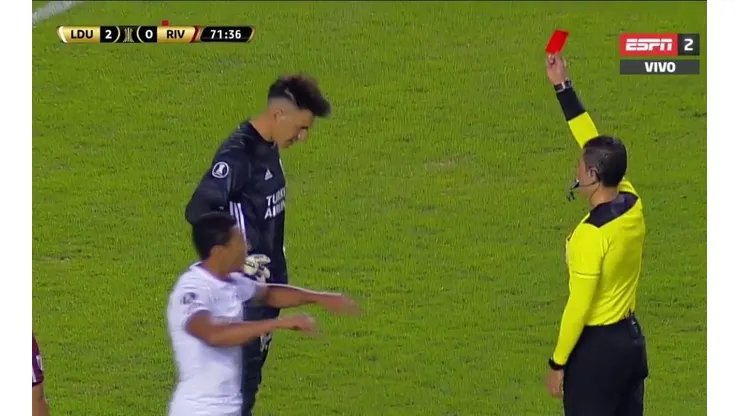 Lo que le faltaba a River: expulsado Bologna tras evitar un gol de Liga