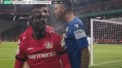 ¡Lo quería matar! El arquero rival se comió un gol y se la agarró con Alario