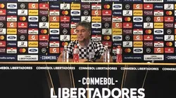 Pablo Bengoechea brindó la clásica conferencia prepartido.