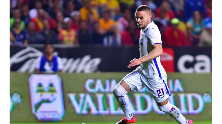 El jugador de Cruz Azul lleva la delantera en los votos