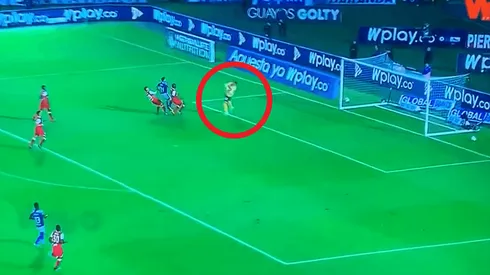 El tremendo disparo de Mackalister que le rompió la nariz al arquero de Santa Fe