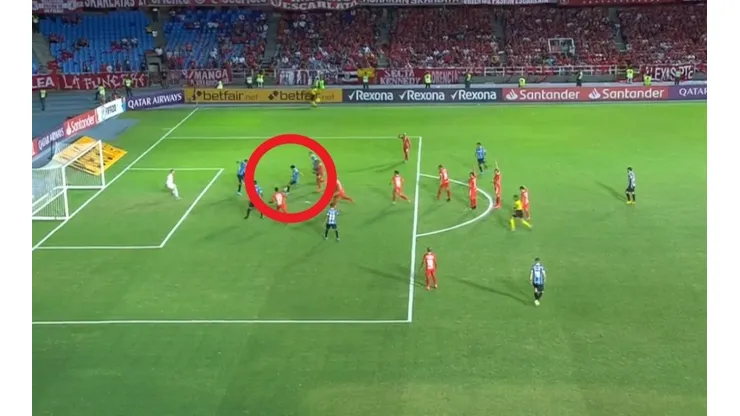 Así fue el gol de Victor Ferraz para el primer gol de Gremio ante América de Cali.