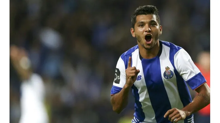 Tecatito mira la Liga de Portugal desde la cima