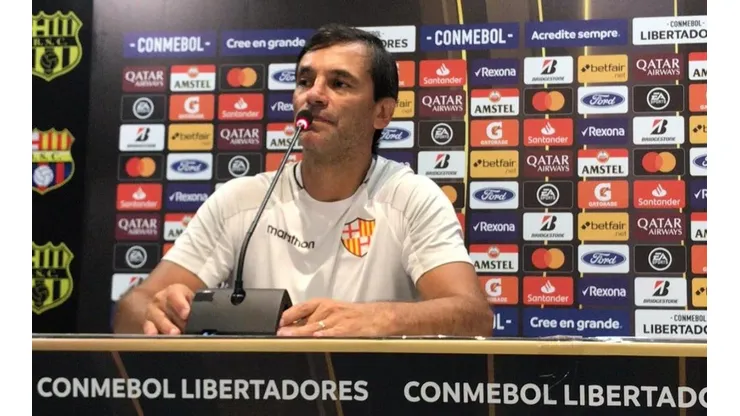 Fabián Bustos, entrenador de Barcelona.