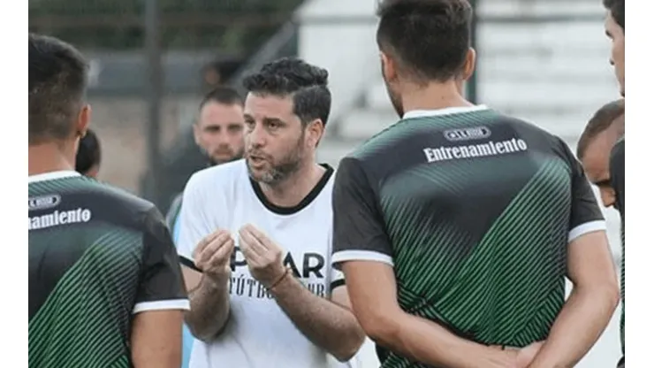 Renunció De Paoli y no es más entrenador de Chicago