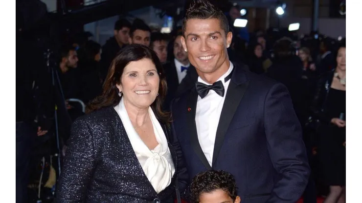 Cristiano Ronaldo junto a Dolores Aveiro.