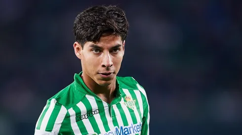 Diego Lainez regresó a los entrenamientos luego de su operación.