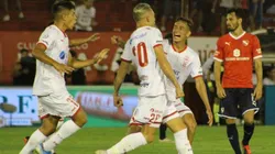 Así festejó Huracán el tanto de la victoria.