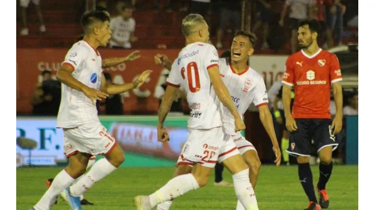 Así festejó Huracán el tanto de la victoria.