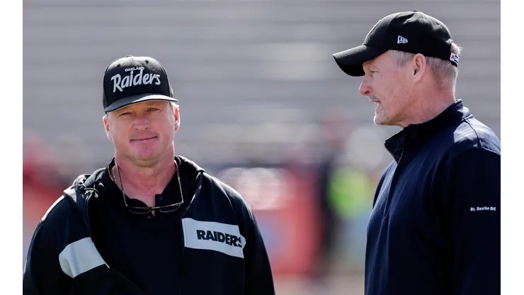 Los Raiders van por una estrella de los Cowboys.