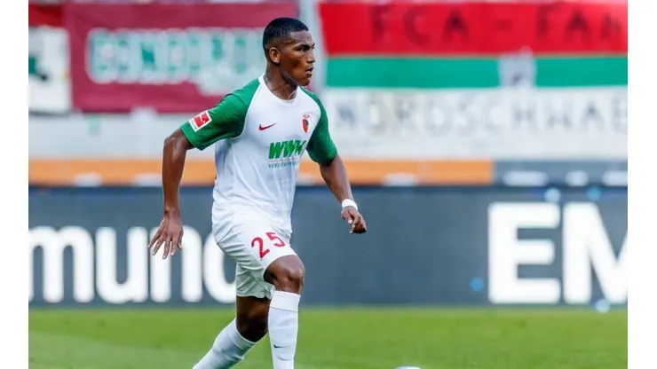 Carlos Gruezo durante su partido ante Borussia Mönchengladbach.