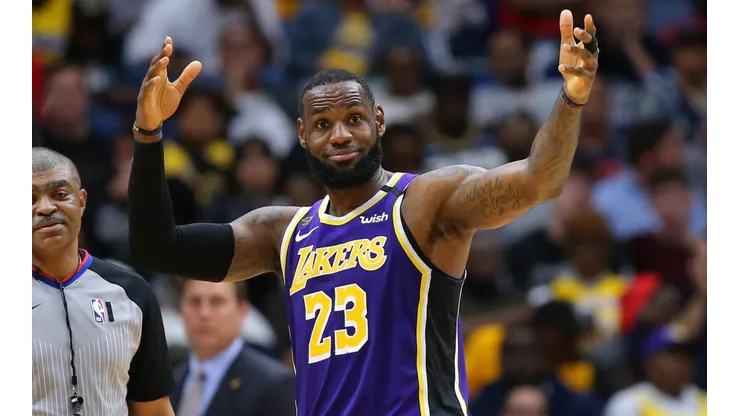 LeBron mandó a la prensa a "besarle el c*lo" por cuestionar su rol de mentor