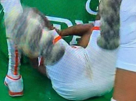¿Qué pasó? la mancha misteriosa en el trasero de James Harden en pleno partido