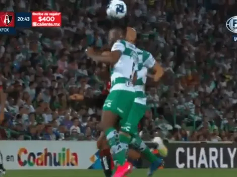 Torres cabeceó a Dória y ambos quedaron ensangrentados