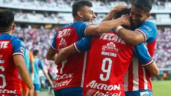 Chivas ganó un duelo clave ante León y se metió en zona de Liguilla