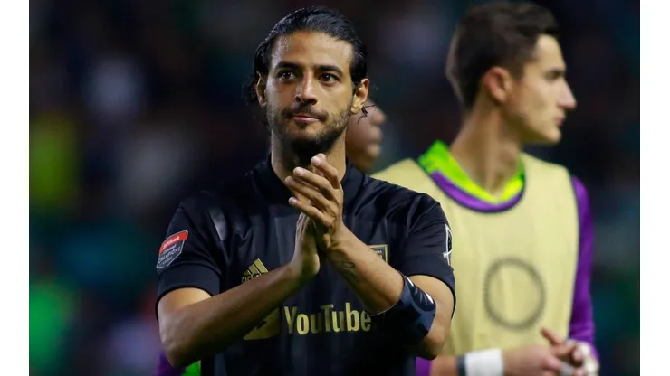 El regalo de la afición de LAFC a Vela por su cumpleaños