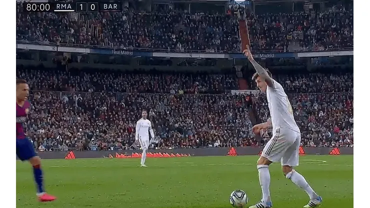 Kroos y el gestito de 'andá, andá' a Vinicius que se hizo viral