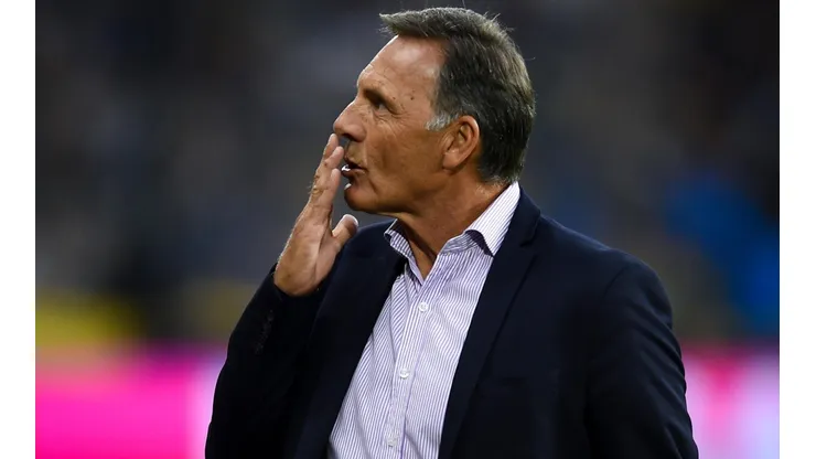 Gustavo López le bajó un cambio a Boca comparando a Russo con Alfaro