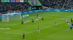 Agüero, papá del Aston Villa, puso en ventaja al City en la final de la Copa de la Liga