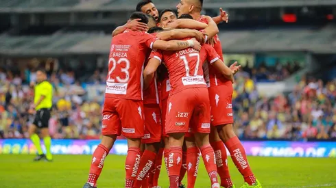 Necaxa goleó al América en el Azteca y lo dejó escolta