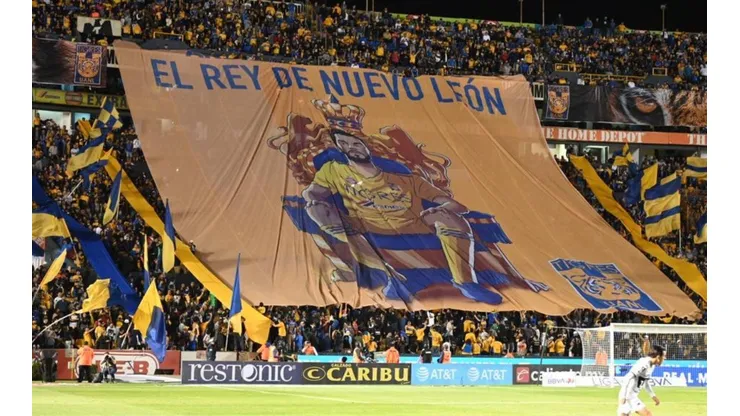 Tigres homenajeó a su leyenda viviente