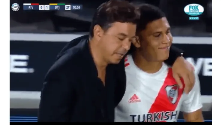 Foto de Marcelo Gallardo junto a Juanfer Quintero.