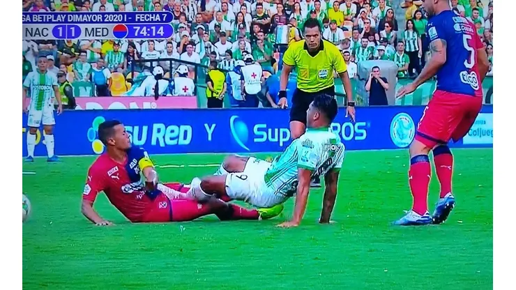 El terrible planchazo de Jefferson Duque: roja directa y a las duchas