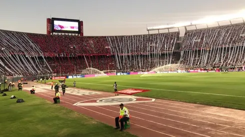 Un jugador más: espectacular recibimiento de River