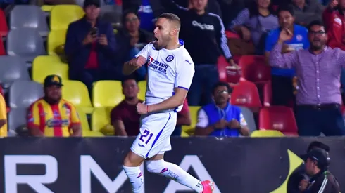 Cruz Azul gana, sufre y es líder de la Liga MX
