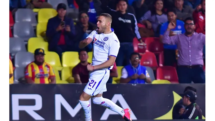 Cruz Azul gana, sufre y es líder de la Liga MX
