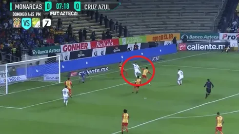 Jonathan Rodríguez anotó un golazo para Cruz Azul.