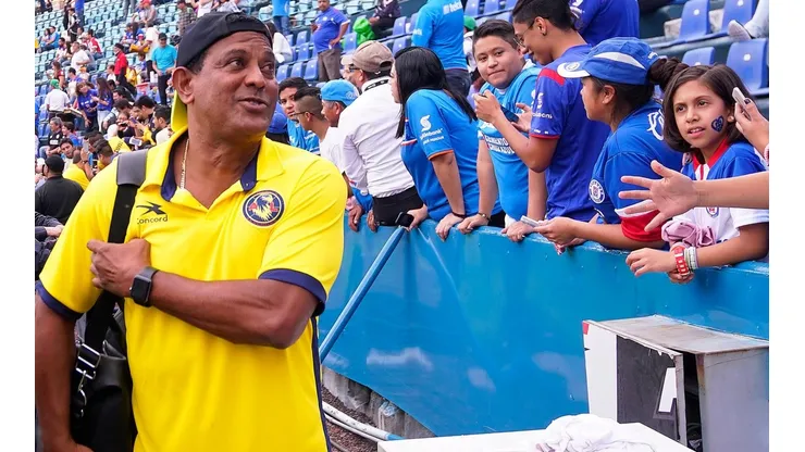 El Negro Santos se cruzo con el argentino Damian Zamogilny.