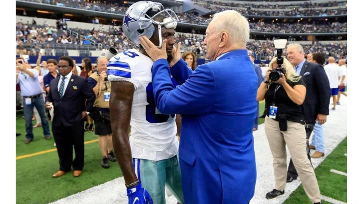 Jerry Jones confesó que pensó en Dez Bryant en la ducha.