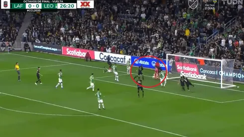 El gol de Vela no podía faltar y le puso suspenso a la serie