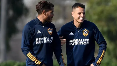 Jonathan Dos Santos y Javier Hernández son dos estrellas que tendrá la MLS en este año.