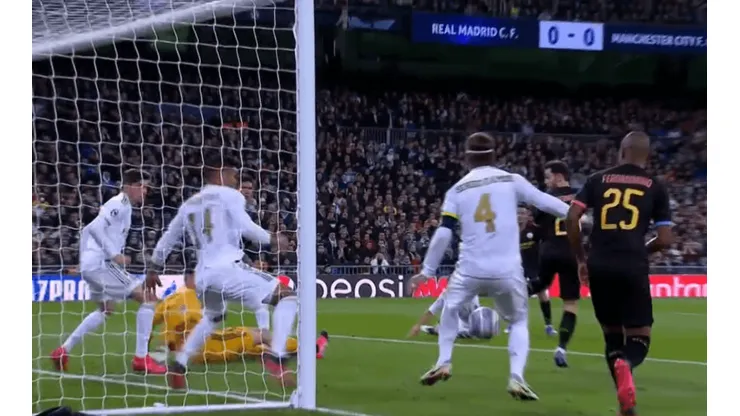 Antes de la roja, Sergio Ramos casi se manda el blooper de su carrera