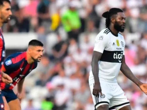 El primer posteo de Adebayor tras debutar con Olimpia