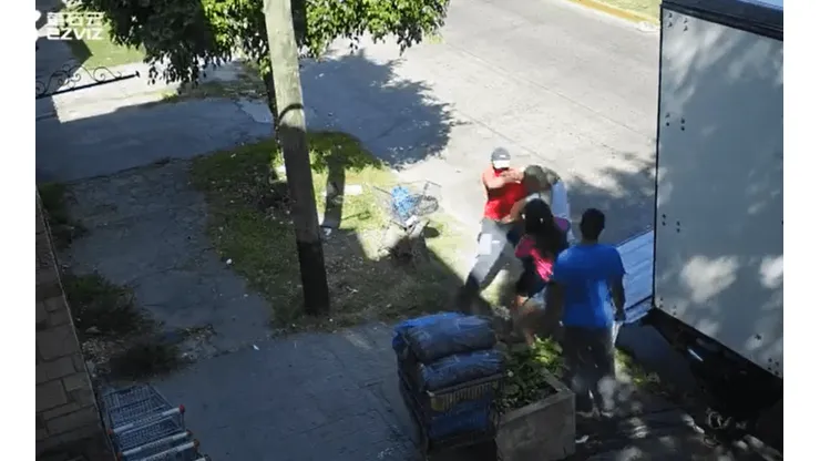Video viral: fue a comprar al súper chino, se burló del dueño por el coronavirus y cobró lindo