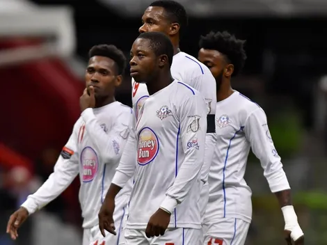 Enorme gesto de la afición de Cruz Azul con los jugadores de Portmore United