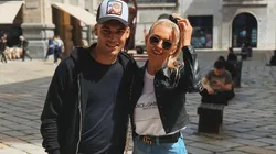 Foto de Lautaro Martínez con su pareja.