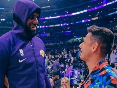 Chicharito presumió una foto con LeBron James en las redes