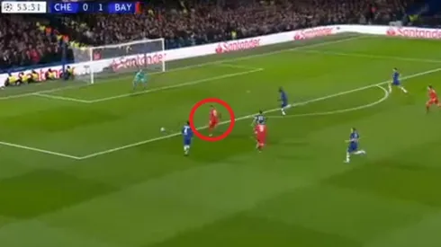 Serge Gnabry cruzó el remate.