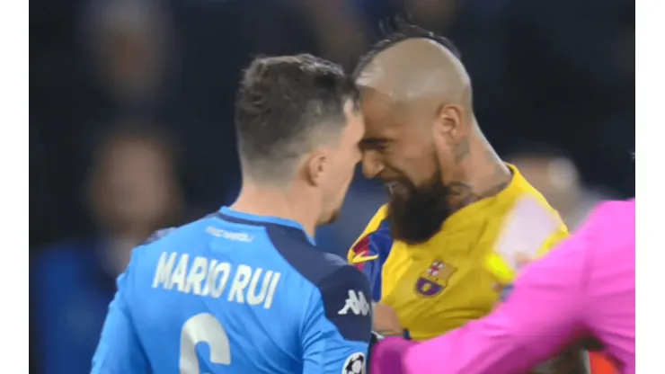 Simplemente Arturo Vidal: lo expulsan por dos faltas en cinco segundos