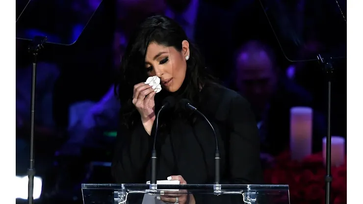 Vanessa Bryant demanda compañía de helicópteros por muerte de Kobe