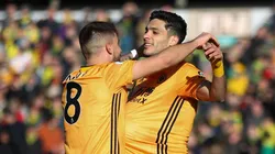 ¿Qué le pasa? Raúl Jiménez comenzó a imitar a un perro