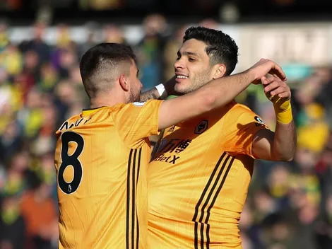 ¿Qué le pasa? Raúl Jiménez comenzó a imitar a un perro