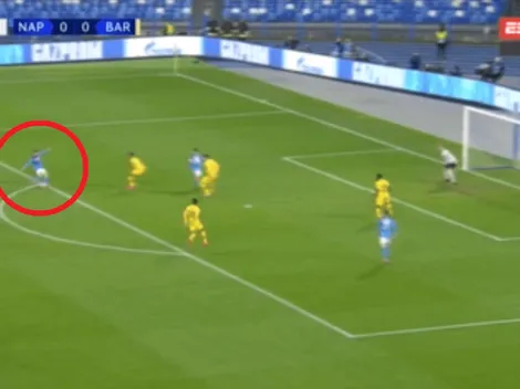¡Napoli sorprendió al Barça! Mertens se acomodó y clavó un golazo al ángulo